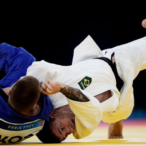 Daniel Cargnin para na estreia em Paris; Rafa Silva é 5º lugar