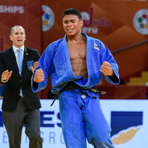 Jesse Barbosa é campeão mundial júnior em dia histórico para o Brasil