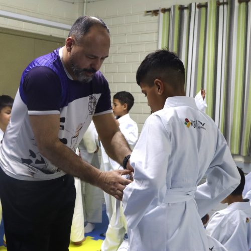 Black Belt tem treino “emocionante” na estreia de materiais doados pela FGJ